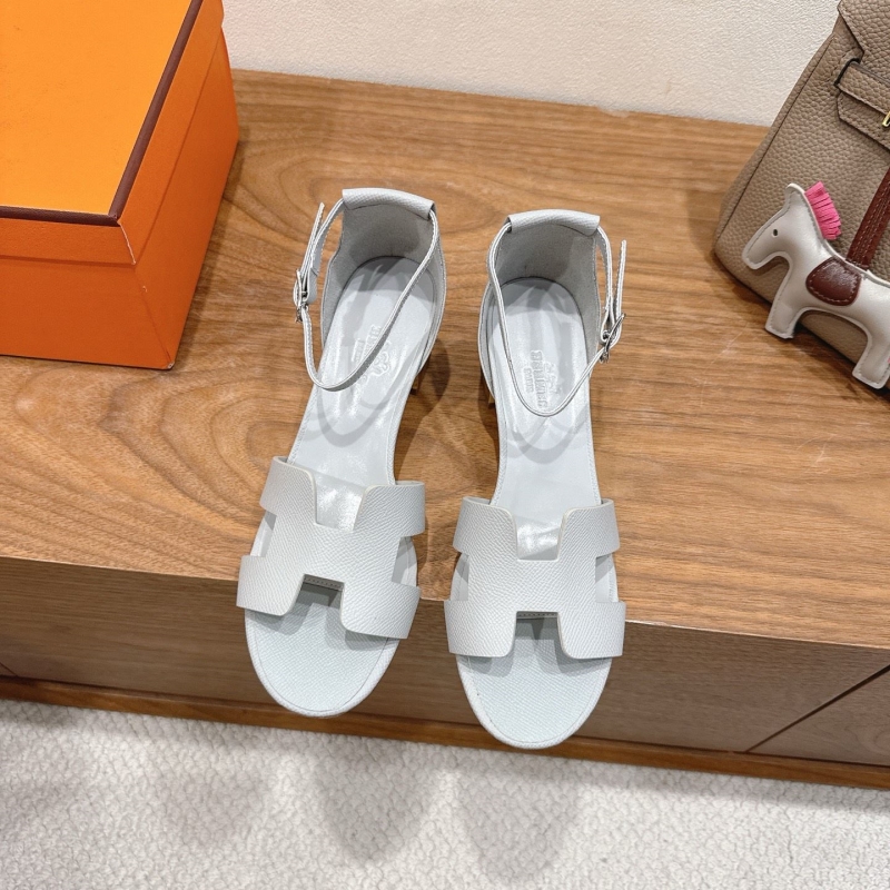 H**me5 sandals